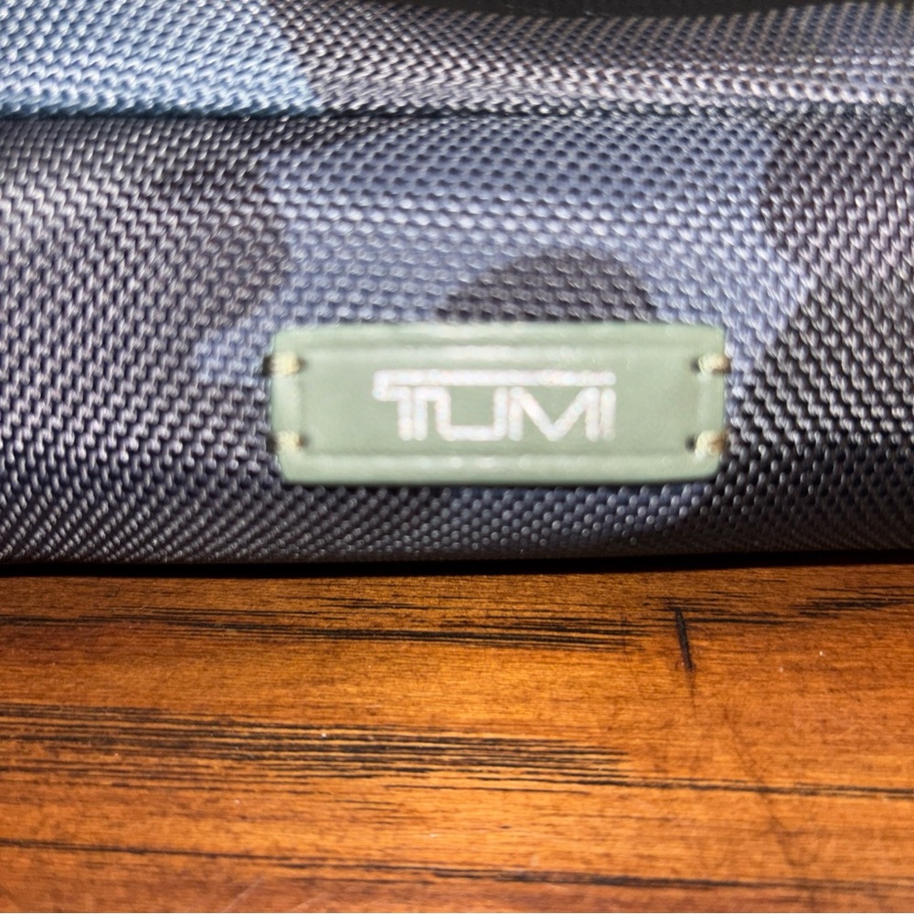 Tumi Navy Camouflage Toiletry /Cord Organizer Pouch - Picture 2 of 8